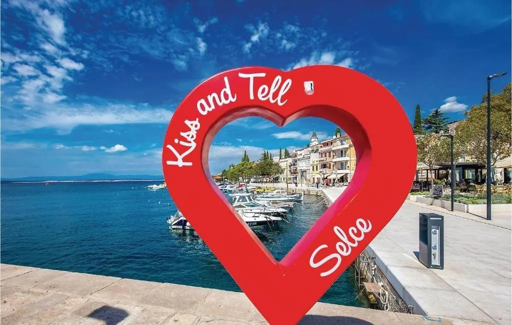 Three-Bedroom Apartment, Center Of Selce Croatia