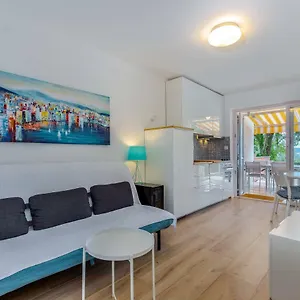  Apartman Apartments Selce